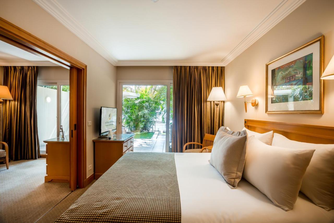 Aria Hotell Eilat Exteriör bild A room at the hotel